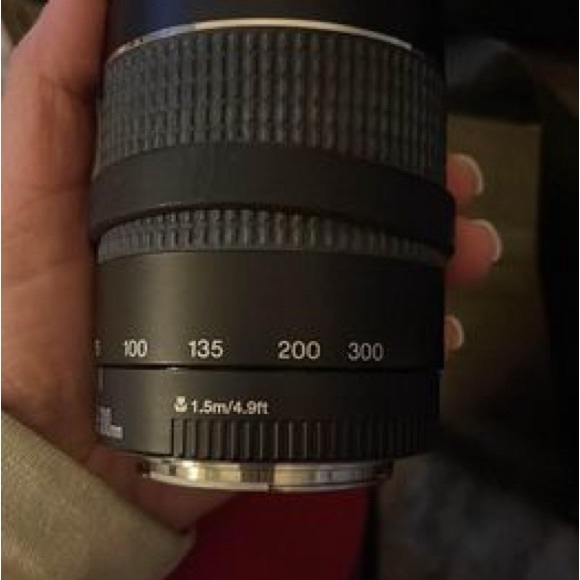 Canon rebel t5 camera with lots of extras - Picture 3 of 5